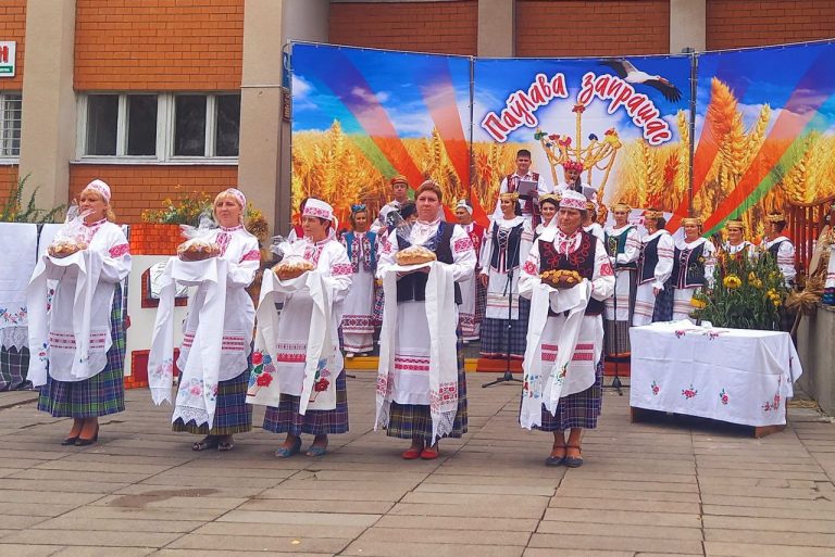 7a6ffb82-fdcb-445f-9f69-a102ce1d395e