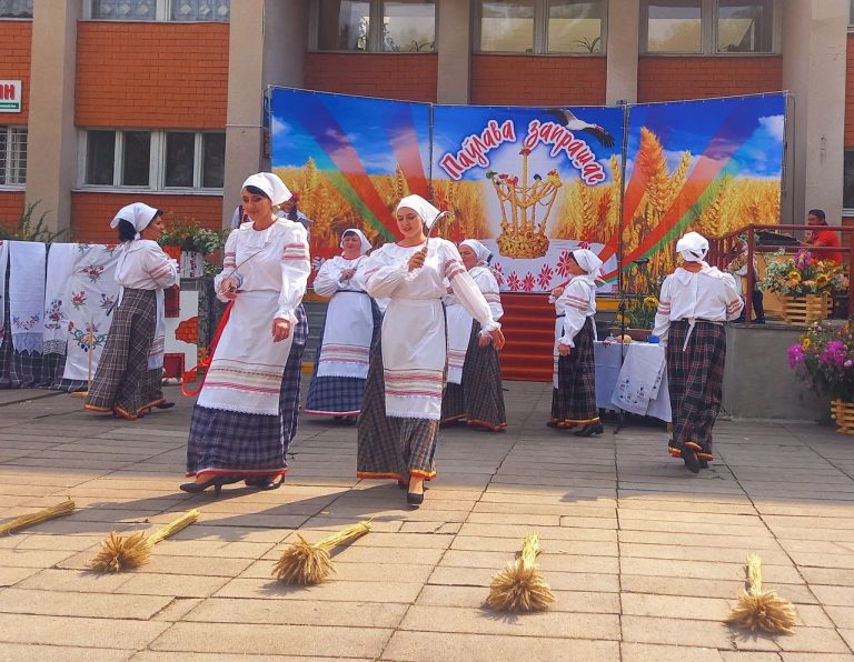 b2841d64-8114-4ee1-8fee-891b40fc6f13