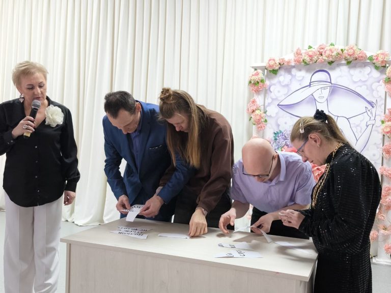 727ff3b7-6468-4fce-ad45-3a56540f70a7